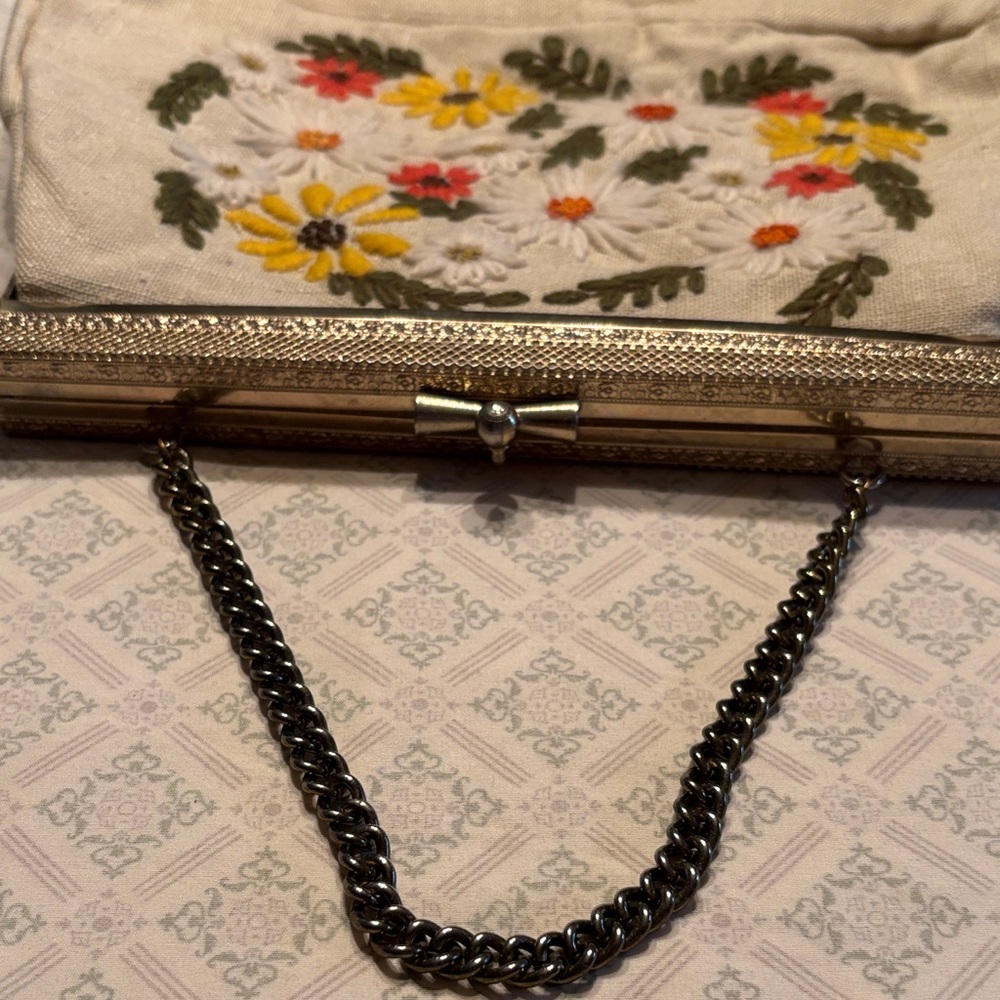 Embroidered Floral Beige Clutch - Picture 4 of 10
